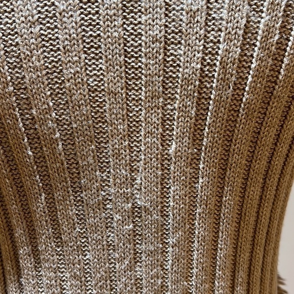 Kenar Faux Fur Knit Vest - Picture 5 of 9